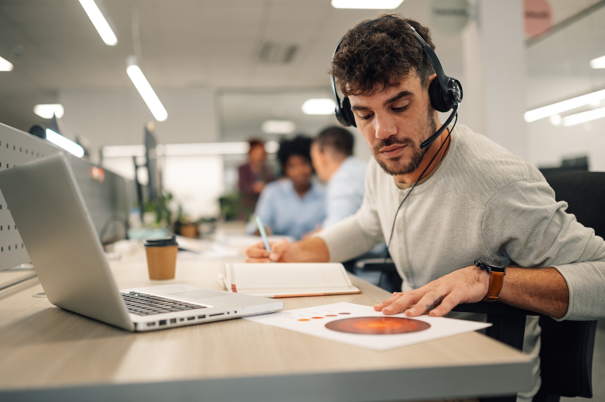 A virtual assistant is analyzing data for customer at call center.