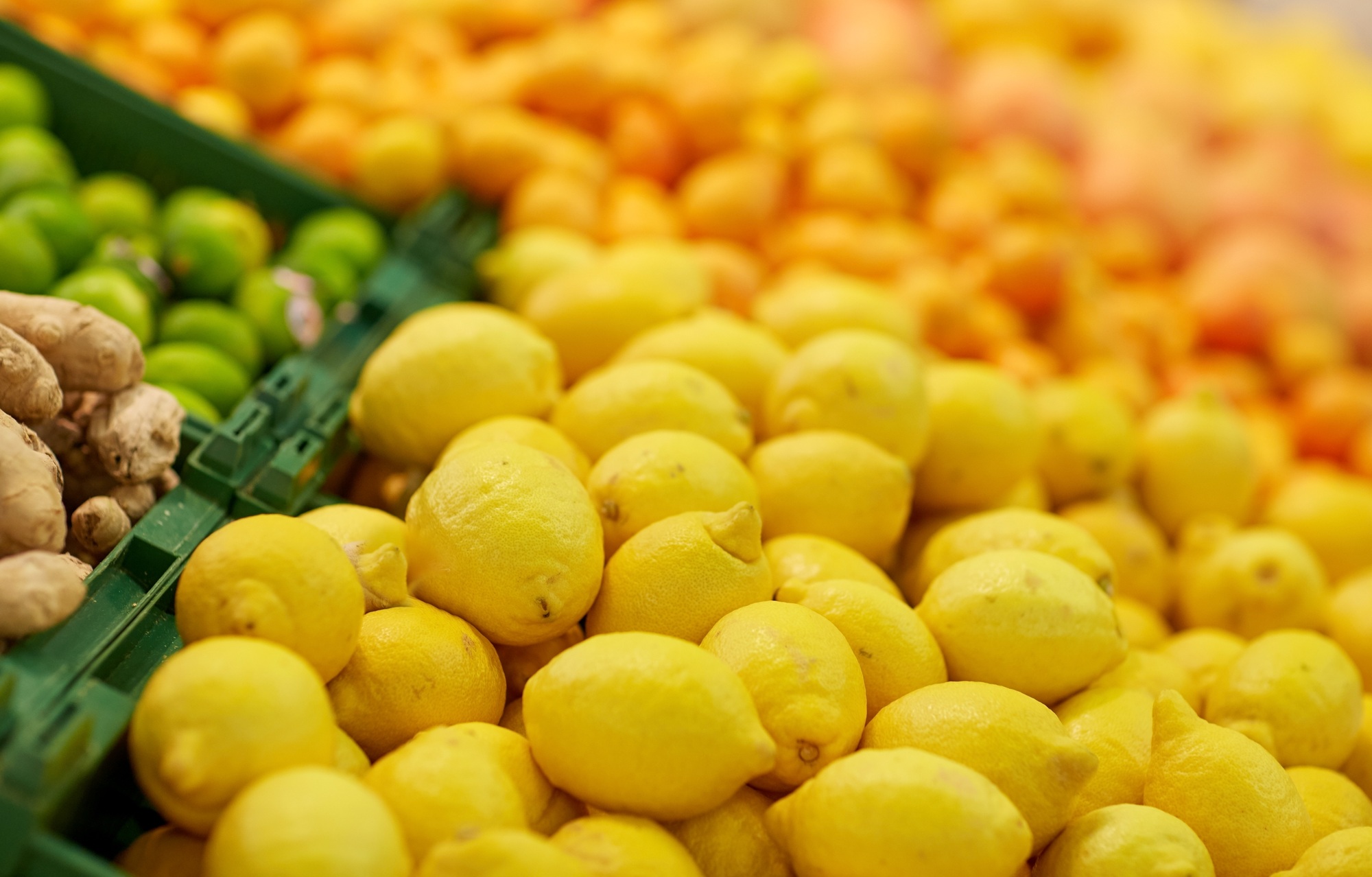 lemons at grocery store or market