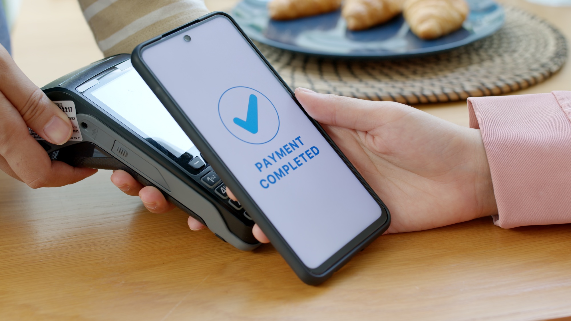 tapping cashless wifi qr code