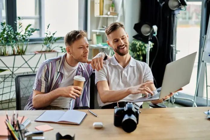 Creative Minds: Collaborating Over a Screen