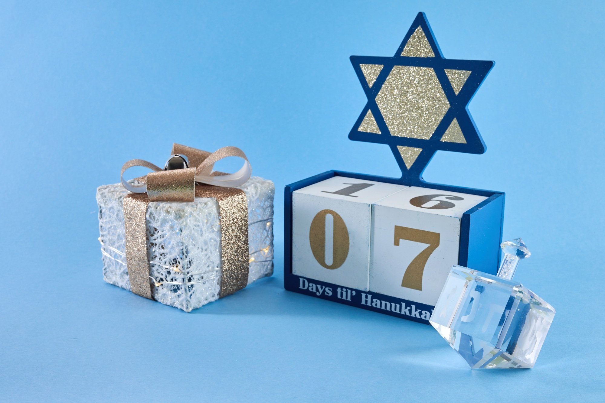 Hanukkah Countdown Calendar. Hanukkah Calendar with David star and dreidel.