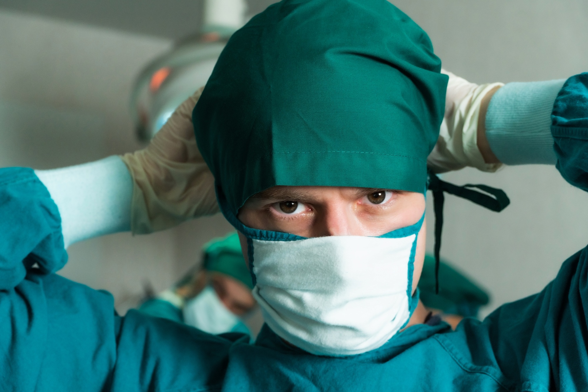 Portrait of surgeon doctor wearing surgical mask
