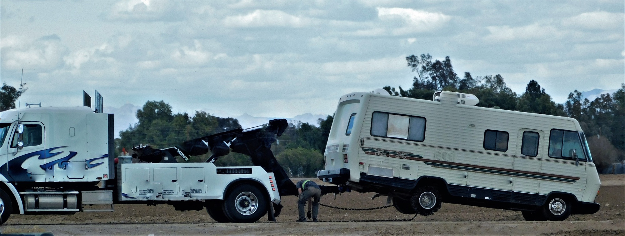 Tow Truck! Wrecker Towing a Motorhome!
