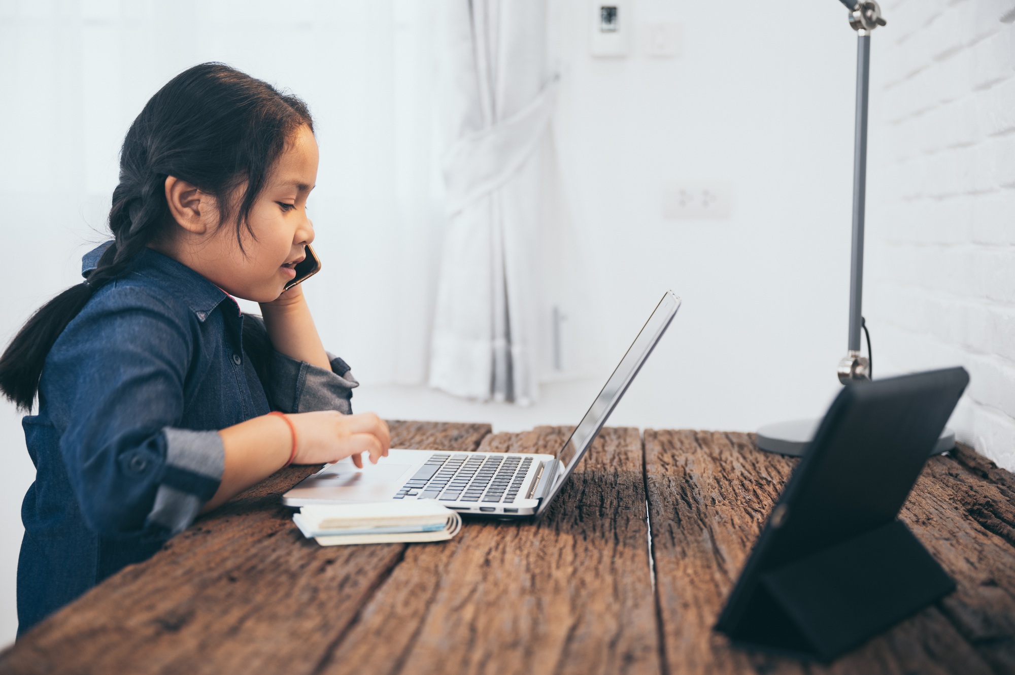 Asian business women working from home, business online system