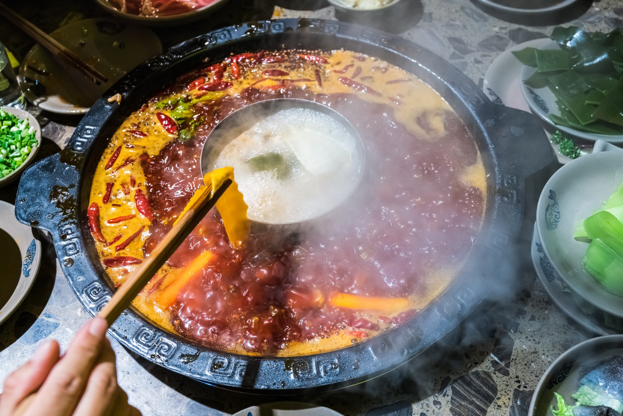 chengdu hot pot, sichuan chafing dish