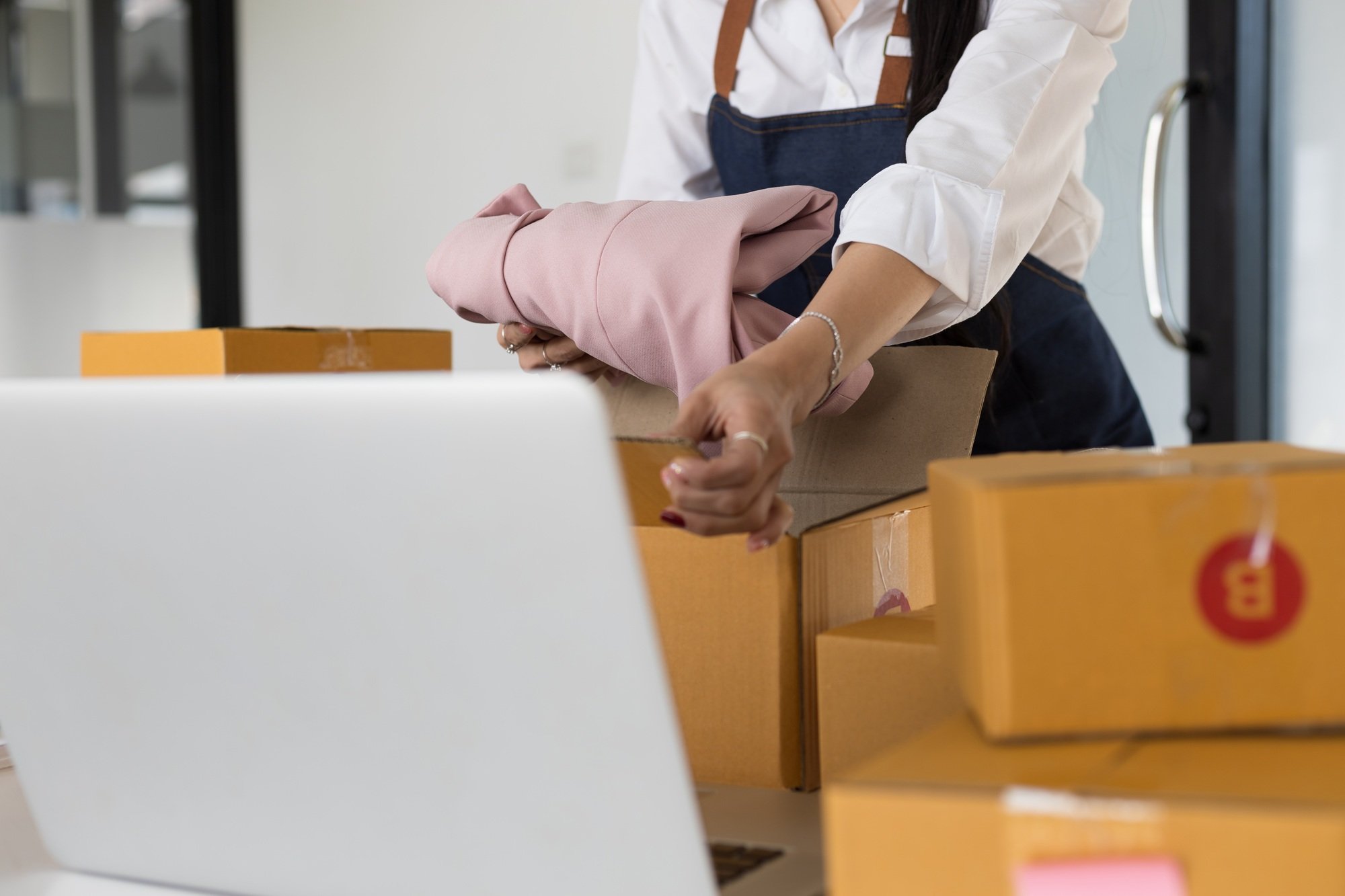 Ecommerce drop shipping shipment service concept.