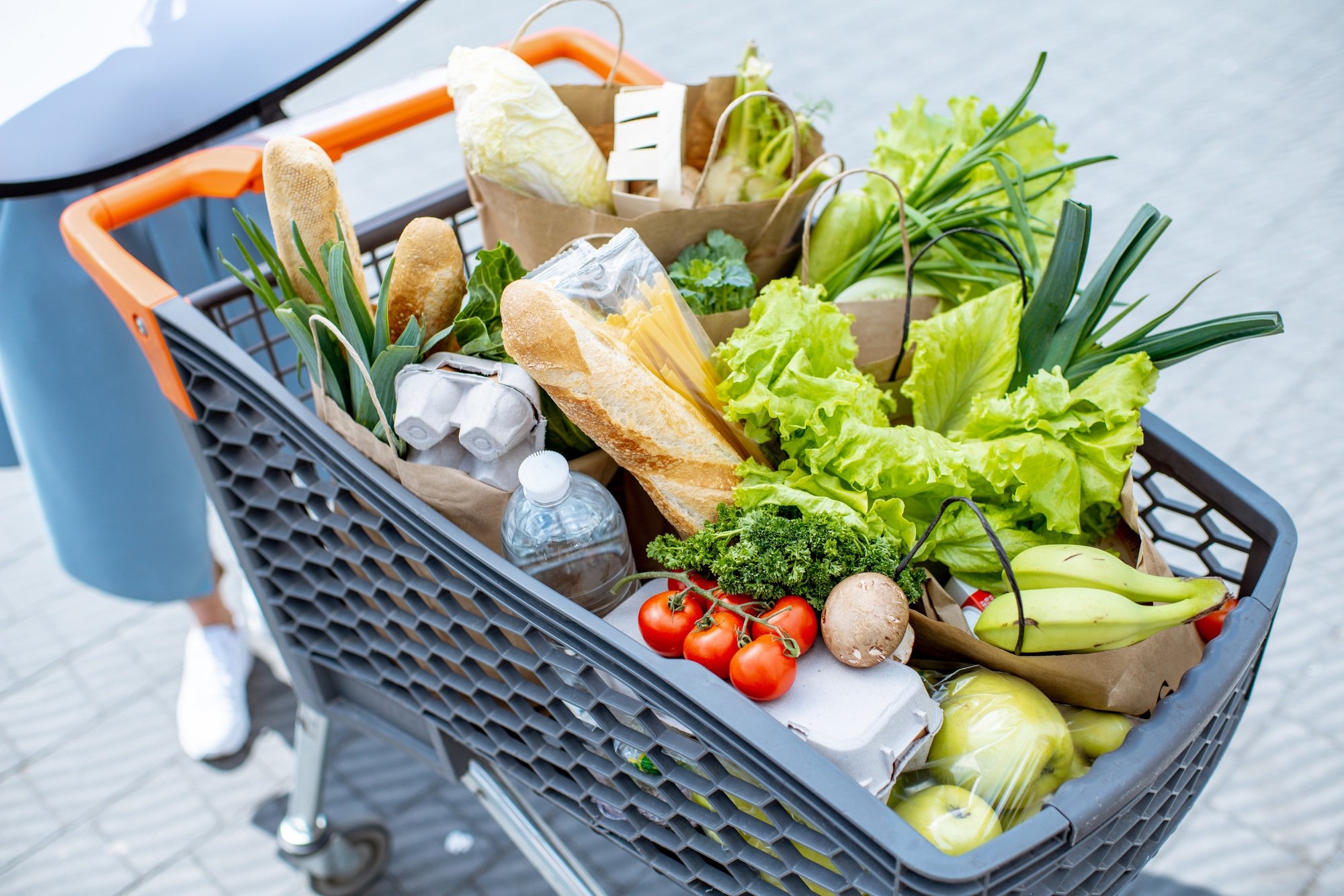 Shopping cart with food