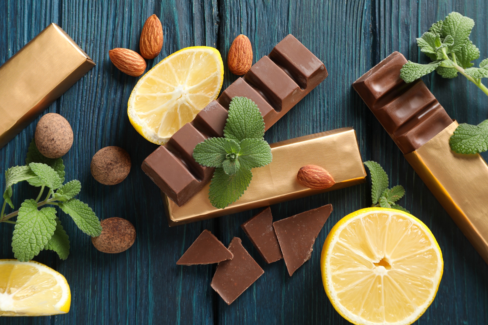 Chocolate bars with fresh lemon and mint
