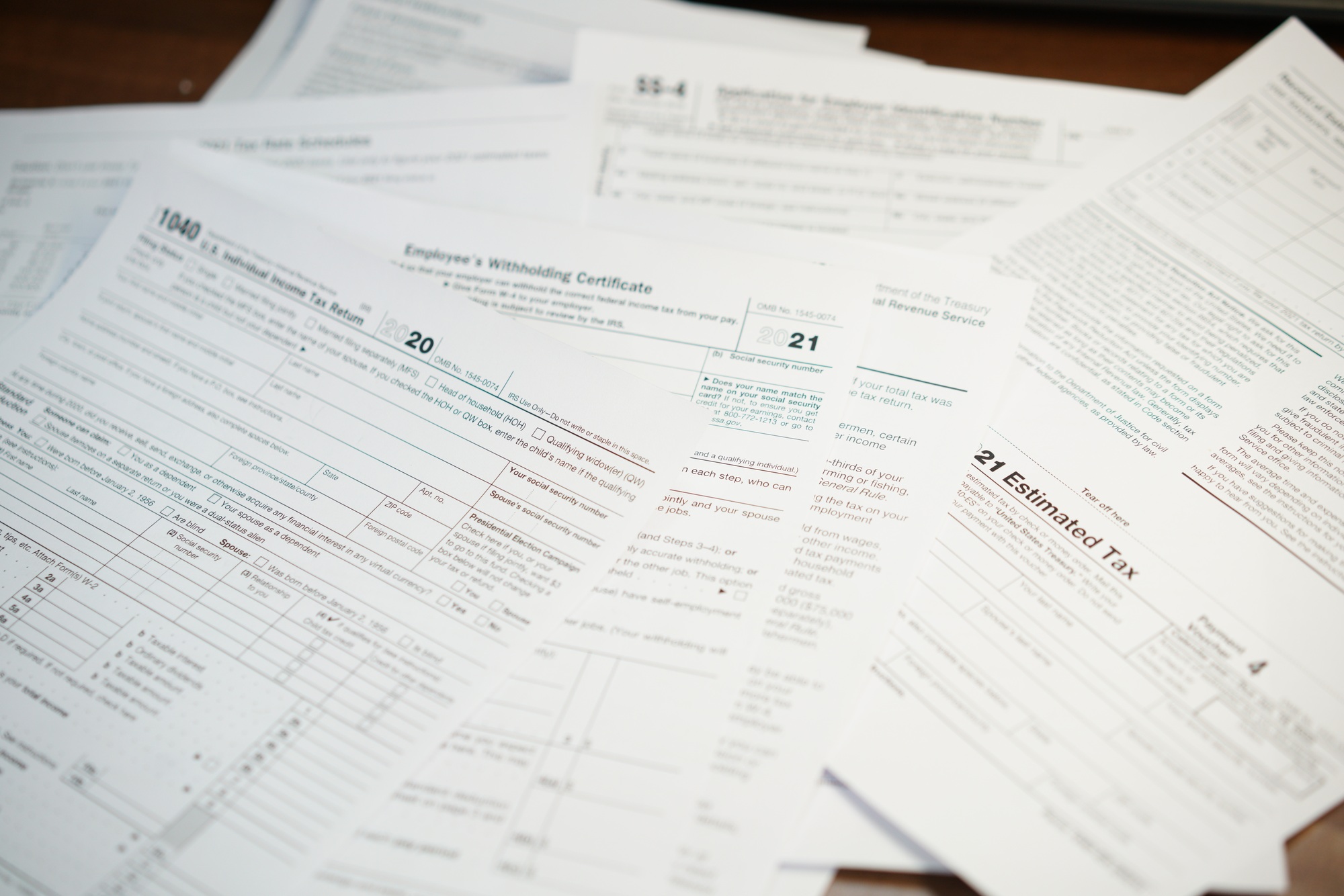 Filling up U.S. Individual Income tax return, 1040 form , withholding certificate